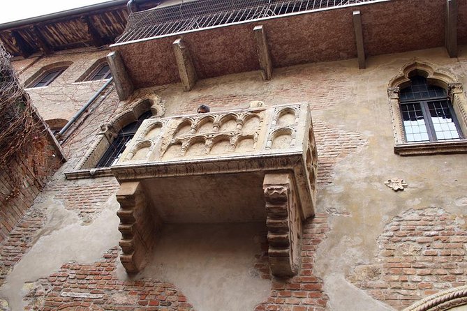 Verona City Sightseeing Walking Tour of Must-See Sites with Local Guide - Guides make or break it: what the reviews reveal about the experience