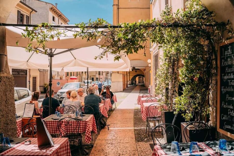 Verona: Food and Wine Tasting Walking Tour - Piazza delle Erbe snacks: the city’s flavors in a smaller, lively pocket