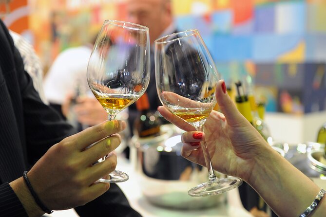 Verona Full Meal & Wine Tasting Walking Tour by Do Eat Better - Starting at Corso Porta Borsari: Porta Borsari and the first taste