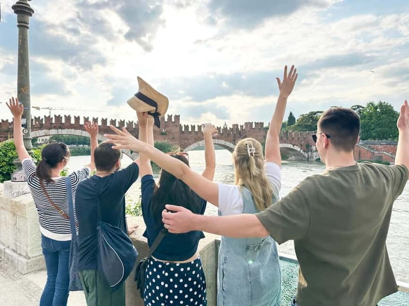Verona: Guided Small Group Walking Tour of the City of Love - Juliet’s House and the balcony from Romeo and Juliet