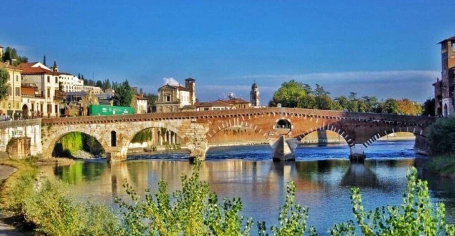 Verona: Highlights and Hidden Gems Walking Tour - Vicolo del Guasto and Porta Borsari: the value of stopping short