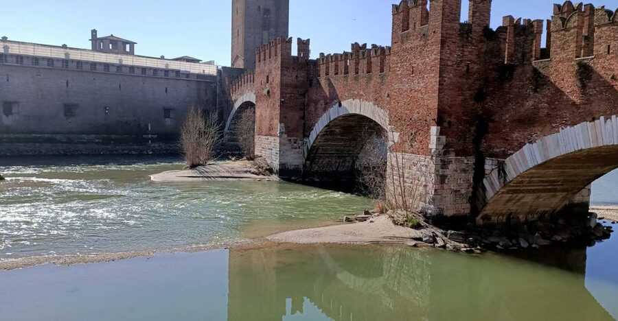 Verona: History and Hidden Gems Guided Walking Tour - Start at Piazza Bra: how the tour begins in the right place