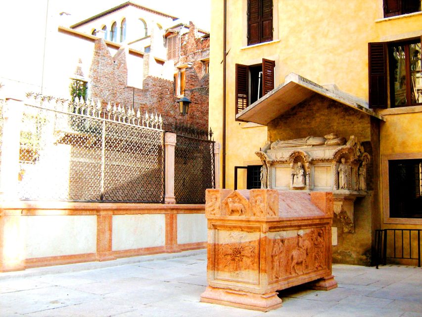 Verona: History and Hidden Gems Guided Walking Tour - Old walls, Corso, and Porta Jovia: following the city’s survival line