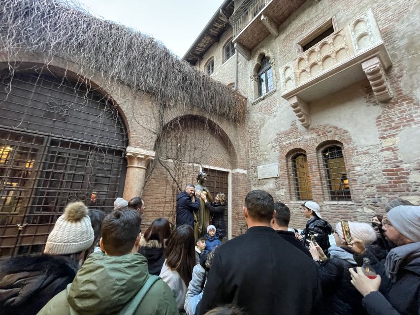 Verona: Small Group Guided Walking Tour with Arena Tickets - How the Small-Group Guide Changes Everything