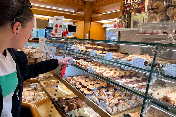 Verona walking tour:food, wine, legends, lunch/dinner & cable car - Sweet ending: organic ice cream or winter dessert, plus artisan gelato