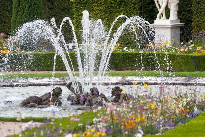 Versailles Château and Gardens Walking Tour - Tapis Vert and Grand Canal Photo Stops: Short, Scenic, and Useful