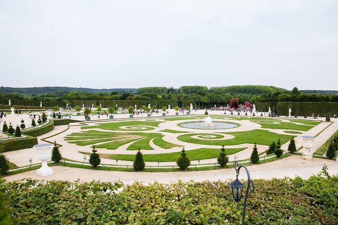 Versailles Château and Gardens Walking Tour from Paris by Train - What the tour value really includes (and what it doesn’t)