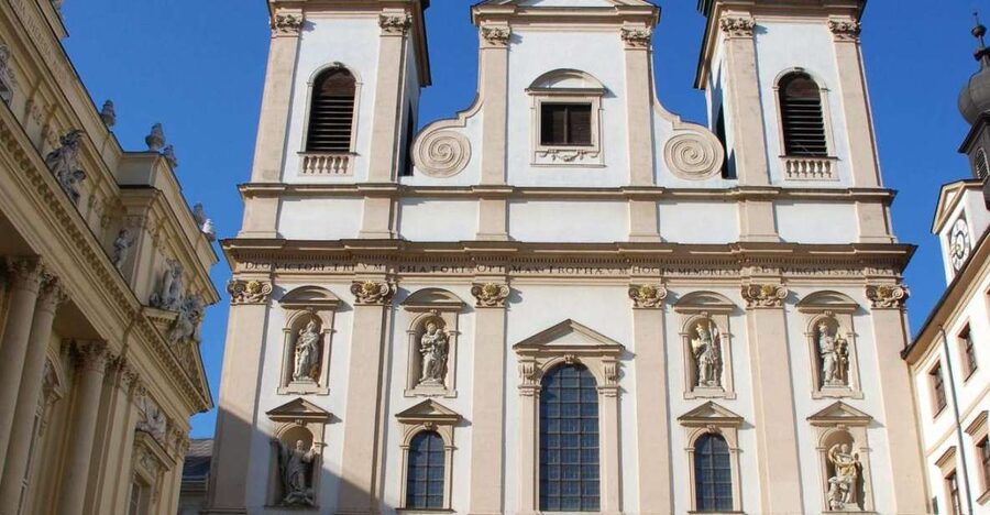 Vienna: Courtyards & Hidden Places Walking Tour - Key things to know before you go