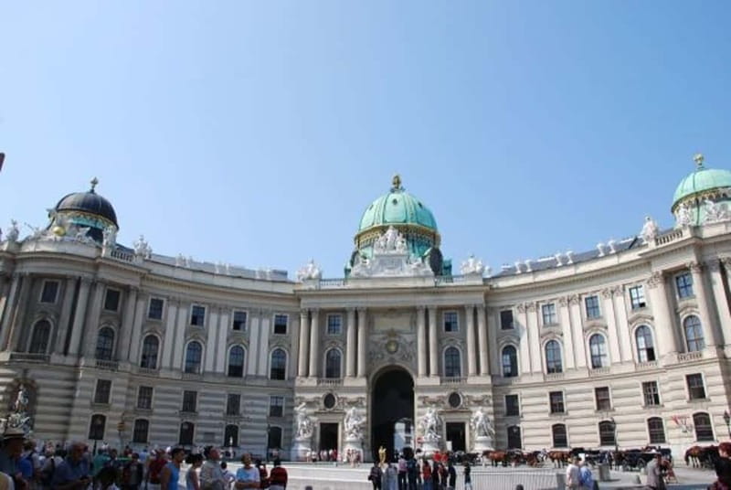Vienna: Essential History Walking Tour - Hofburg Palace and Heroes’ Square: power in real size