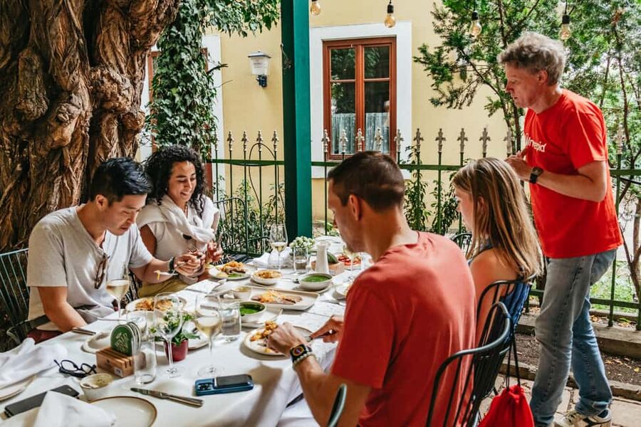 Vienna: Guided Foodie Walking Tour with Tastings and Coffee - Starting at WEIN & CO Wien Stephansplatz: your anchor point for the day