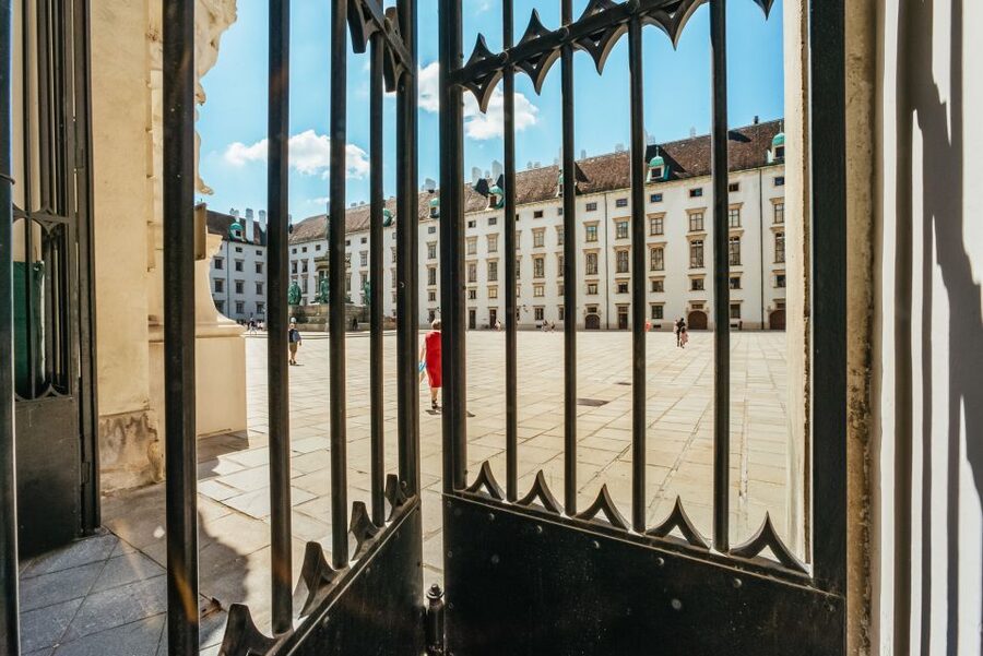 Vienna: Guided Walking Tour of City Center Highlights - Hofburg exterior views without the ticket line