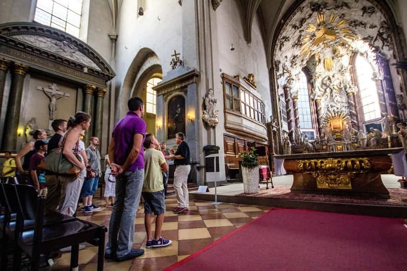 Vienna: Habsburgs Capital, 2hrs. Historical walking Tour - How guides like Herbert, Wolfgang, and Dorothea shape the experience