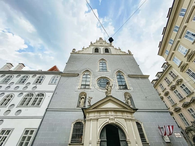Vienna: Hidden Secrets and Local Stories Walking Tour - Entering St. Stephen’s Cathedral Area at Stephansplatz