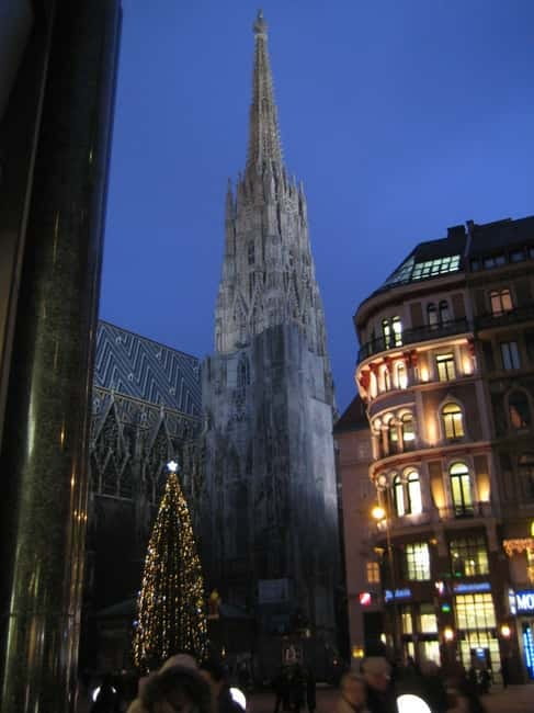 Vienna: History Highlight Walking Tour - State Opera area and St. Stephen’s Cathedral finish: what WWII changed