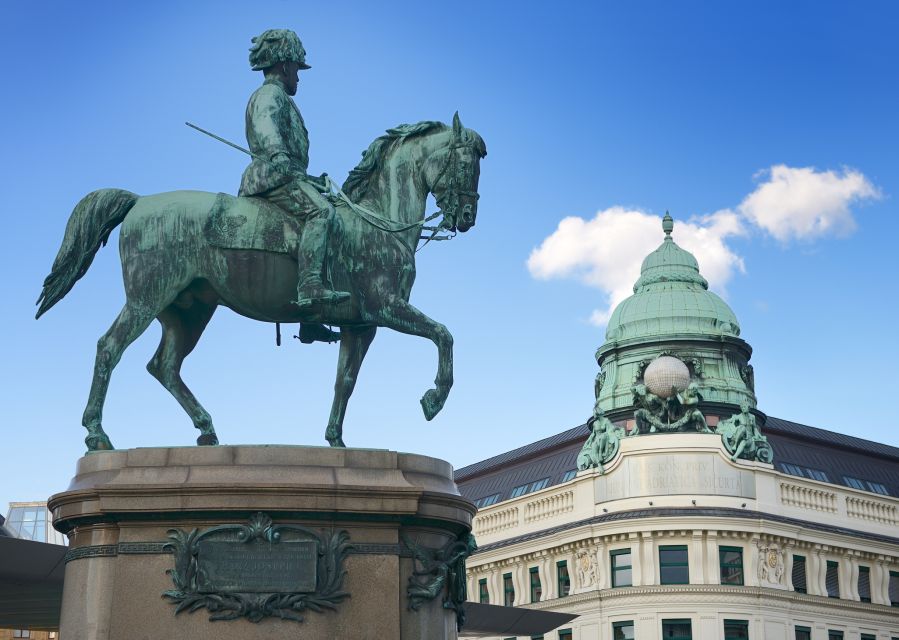Vienna: World War II Historical Walking Tour - Walking pace, breaks, and hearing every word
