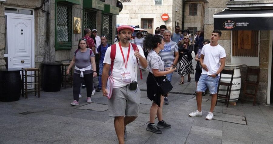 Vigo: Walking Tour with local History & Culture - Timing and pacing: what two hours feels like on your feet