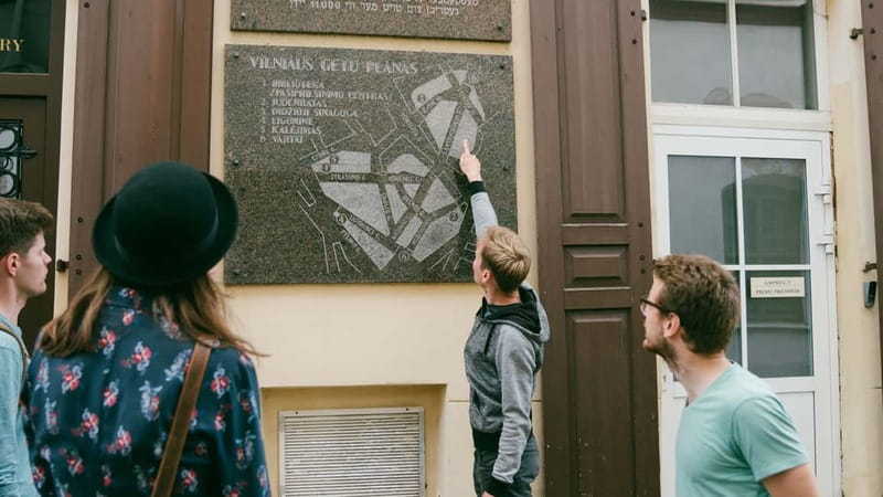 Vilnius: 2.5-Hour Jewish Quarter Walking Tour - Meeting on Didžioji g. 31: find the yellow sign, start on time