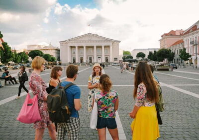 Vilnius Old Town walking tour with snacks - Presidential Palace and Vilnius University: Seeing Power and Learning in the Same Breath