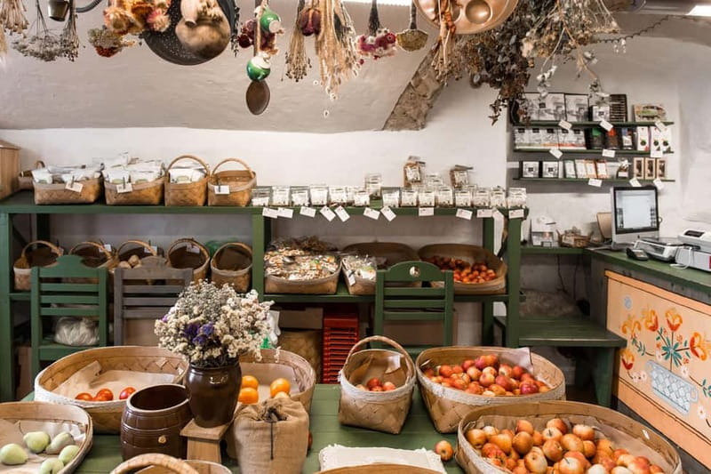 Vilnius Old Town walking tour with snacks - The Old Jewish Quarter Story: “Jerusalem of Lithuania” in Plain Sight