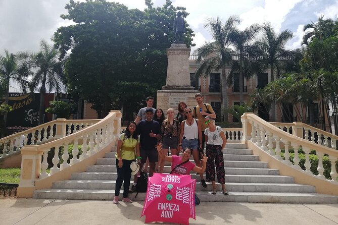 Walking Tour Across the Historic Center in Merida - El Palacio de Gobierno murals: the government building with human details