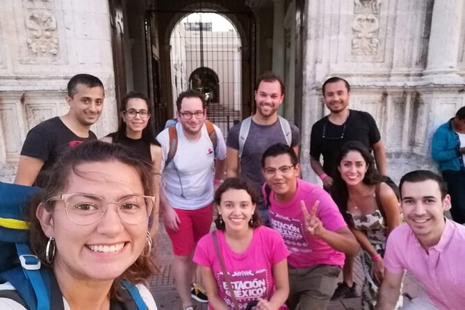 Walking Tour Across the Historic Center in Merida - Finish at Parque Santa Lucía: the payoff area for snacks and plans