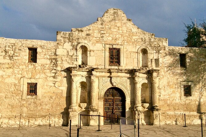 Walking Tour Along the San Antonio Riverwalk And Around Downtown - Why This Tour Works So Well for First-Time San Antonio