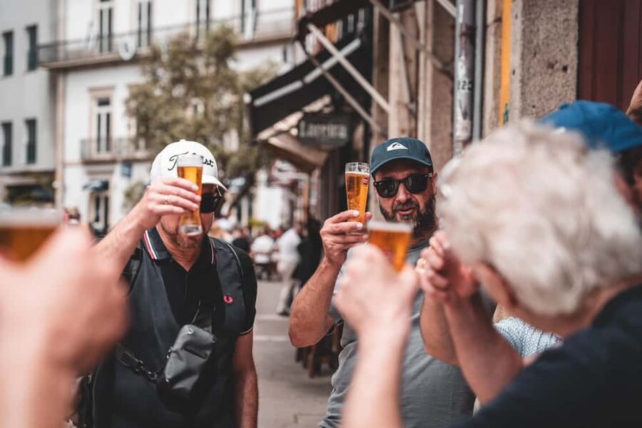 Walking tour discover Porto's center in German (max. 12 pax) - Carmelitas Descalcos, Livraria Lello, and what to look for