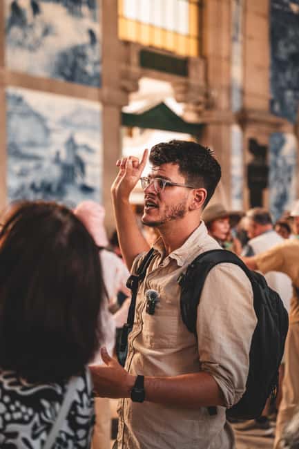 Walking tour discover Porto's center in German (max. 12 pax) - Palacio da Bolsa from the outside: why this stop works