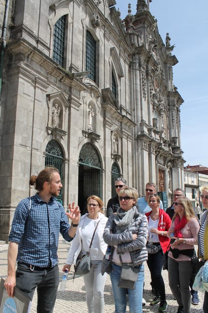 Walking tour discover Porto's center in German (max. 12 pax) - Down toward the river: Ribeira and the Douro perspective