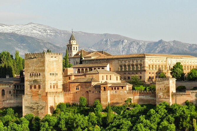 Walking tour in Alhambra, Nasrid Palaces and Generalife - Entering From Nasrid Palaces: Your Timing and Meeting Point