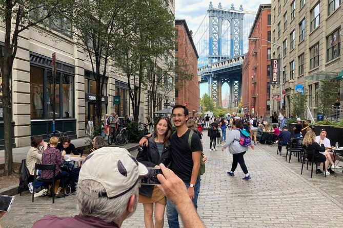 Walking tour in Manhattan Brooklyn Bridge and Waterfront - Crossing Brooklyn Bridge: 133 feet of story and skyline