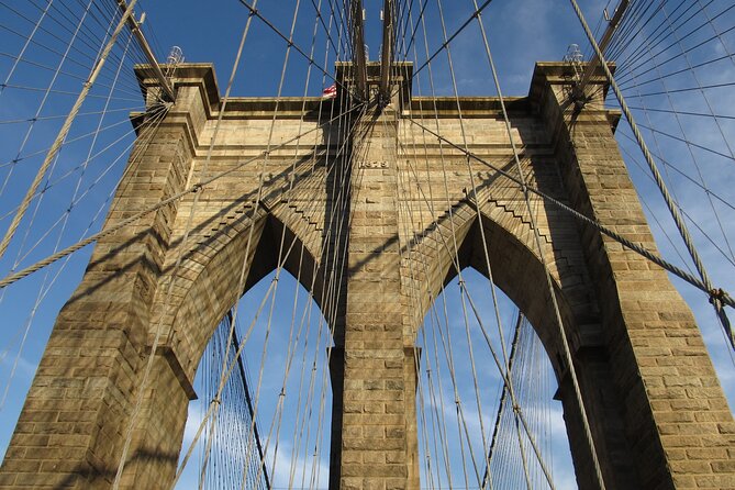 Walking tour in Manhattan Brooklyn Bridge and Waterfront - Brooklyn Heights Promenade: the skyline balcony finale