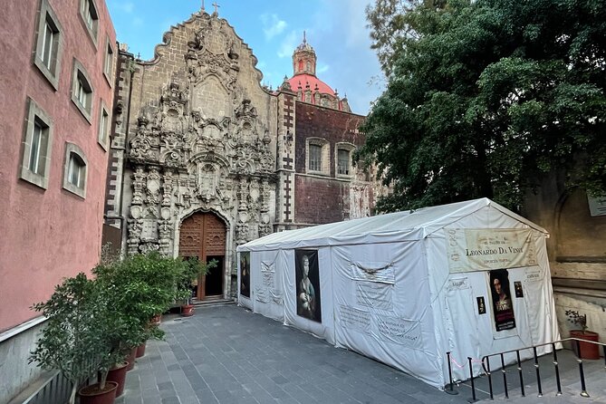 Walking Tour in Mexico City for Exploring their Cultural Heritage - Plaza de Santo Domingo: Spanish Past Meets Mexico’s Muralist Moment