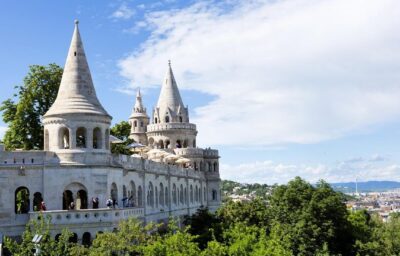 Walking tour in the Buda Castle incl. Fisherman's Bastion - Stop-by-stop: from Matthias Church to Fisherman’s Bastion