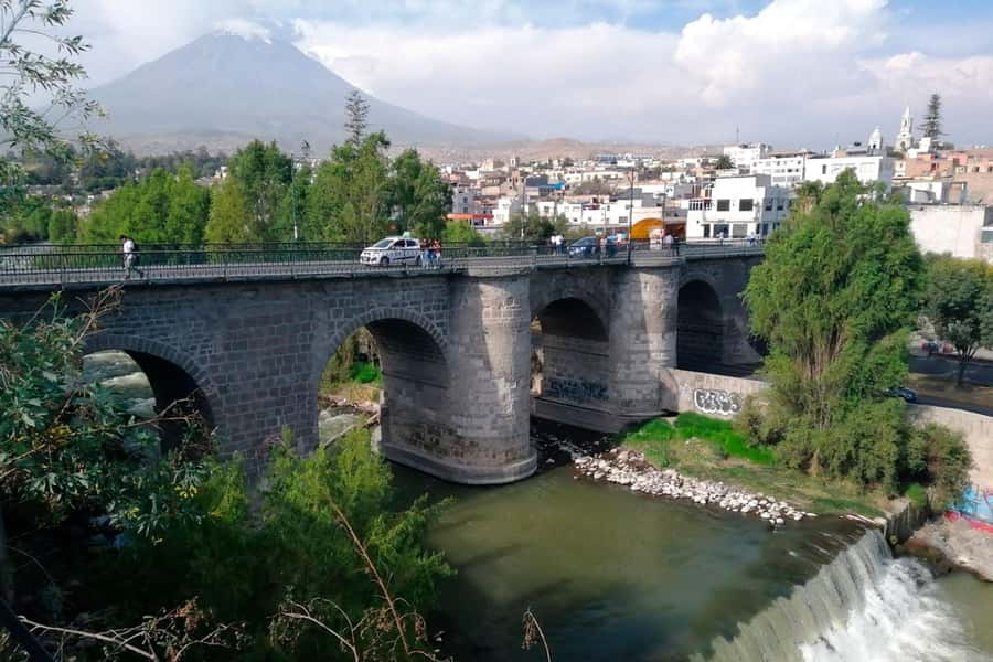 Walking tour in the Historic Center of Arequipa - Optional museum time: Santa Catalina Convent and Juanita mummy