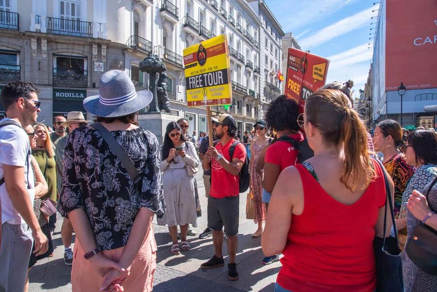Walking Tour Madrid +Pintxo +Drink - Puerta del Sol to the Royal Palace: the smartest first-day route