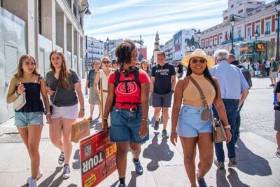 Walking Tour Madrid +Pintxo +Drink - Teatro Real, Plaza de Oriente, and the big Royal Palace area