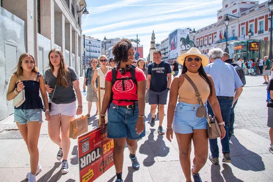 Walking Tour Madrid +Pintxo +Drink - Teatro Real, Plaza de Oriente, and the big Royal Palace area