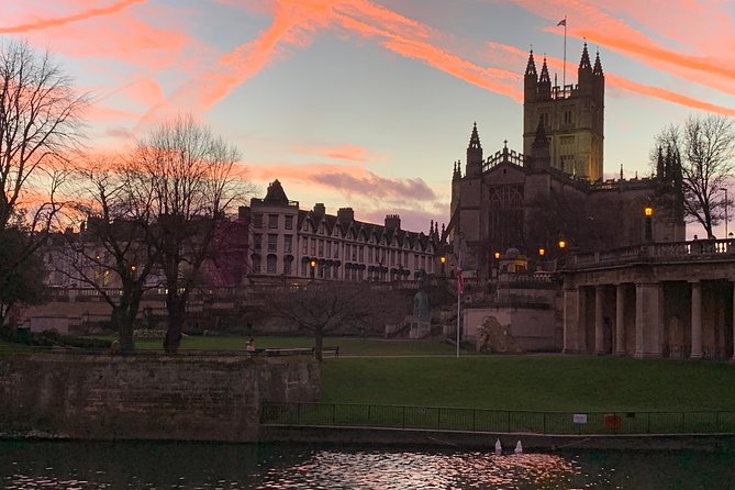Walking Tour of Bath with Blue Badge Tourist Guide - Pulteney Bridge and the river-side Bath you recognize from films