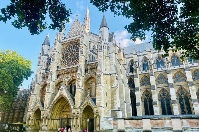 Walking Tour of London Westminster Abbey, Big Ben, Buckingham - Parliament Square and the Houses of Parliament: read the buildings as symbols