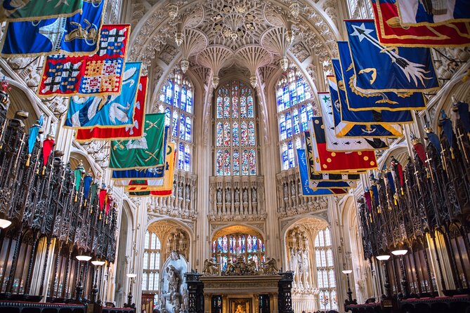 Walking Tour of London Westminster Abbey, Big Ben, Buckingham - Buckingham Palace gates, Queen Victoria Memorial, and royal residences (all exterior views)
