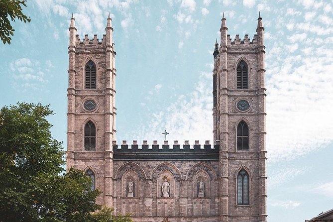 Walking tour of Old Montreal - 16/42 Tours - Start on Rue Saint-Jacques, finish at Bonsecours Market