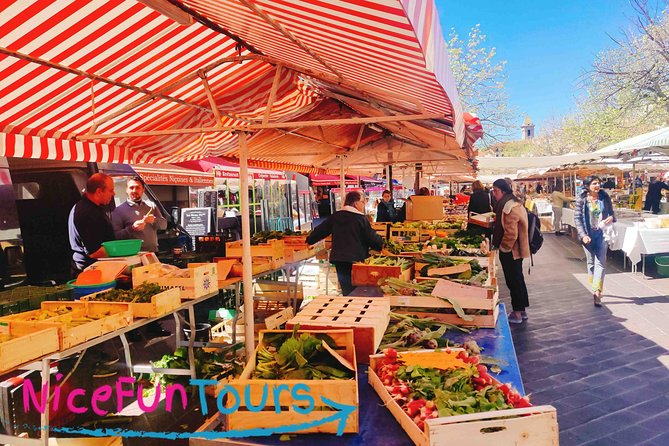 ★ Walking Tour of Old Nice and Castle Hill - Old Town lanes in Le Vieux Nice: baroque buildings and practical stories