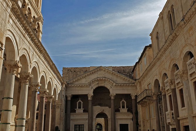 Walking Tour of Split with a 'Magister' of History - Grgur Ninski statue: language and culture, not just stone