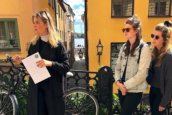 Walking Tour of Stockholm's Old Town, Gamla Stan - Marten Trotzigs Gränd: Europe’s Narrowest Alley Moment