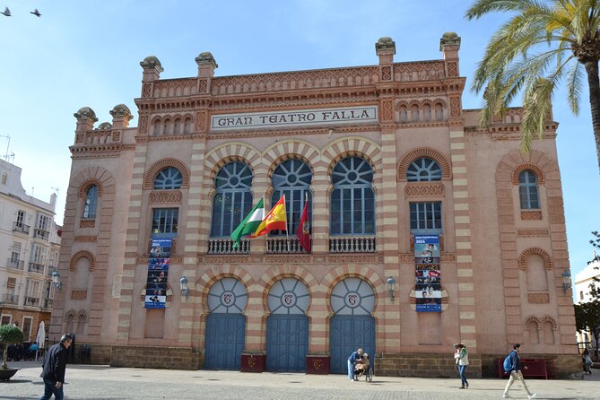 Walking Tour through Cádiz: Stories from the hand of a local guide - Catedral de Cádiz area: free stops nearby, separate entry if you want inside