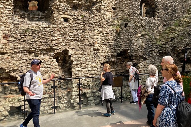 Walking Tours - Sights of London- price includes upto 10 people - Meeting at St. Paul’s Churchyard: quick start, clear focus