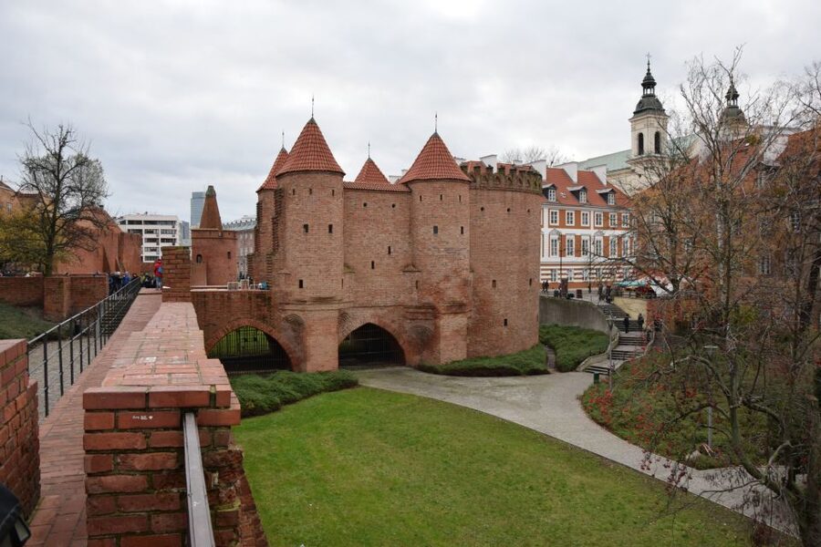 Warsaw: Old Town Guided Walking Tour - Getting Oriented at Sigismund’s Column