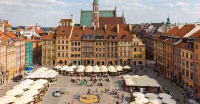 Warsaw: Old Town Guided Walking Tour - Old Town Market Square and the Warsaw Mermaid Photo Moment