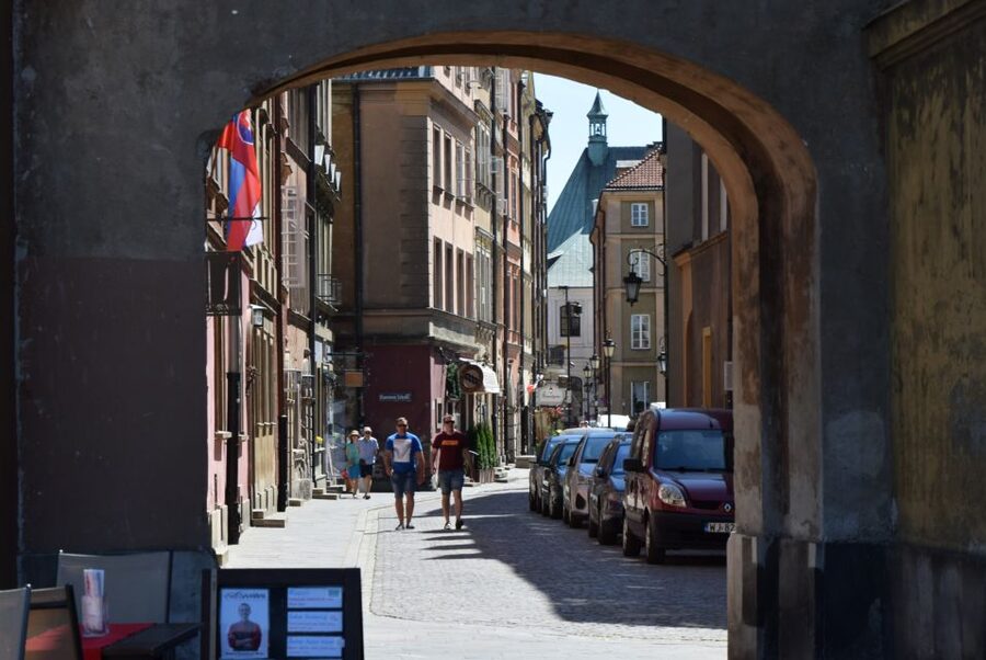Warsaw: Old Town Guided Walking Tour - St. John’s Cathedral and the Jesuit Church: Faith, Power, and Art